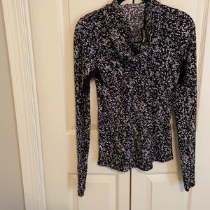 Lululemon tight pullover top.